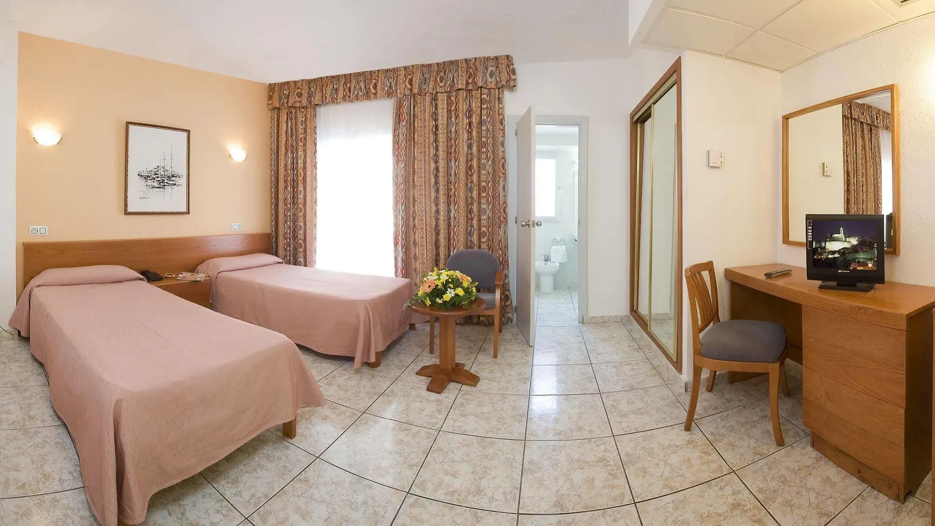 Hotel Tropical San Antonio